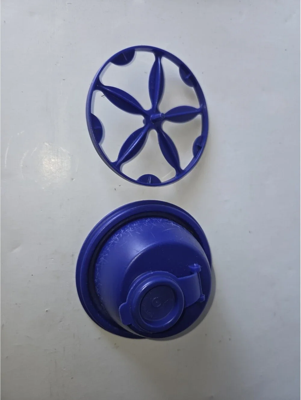 Tupperware 16oz Quick Shake Plastic Dressing Container Blue SF3